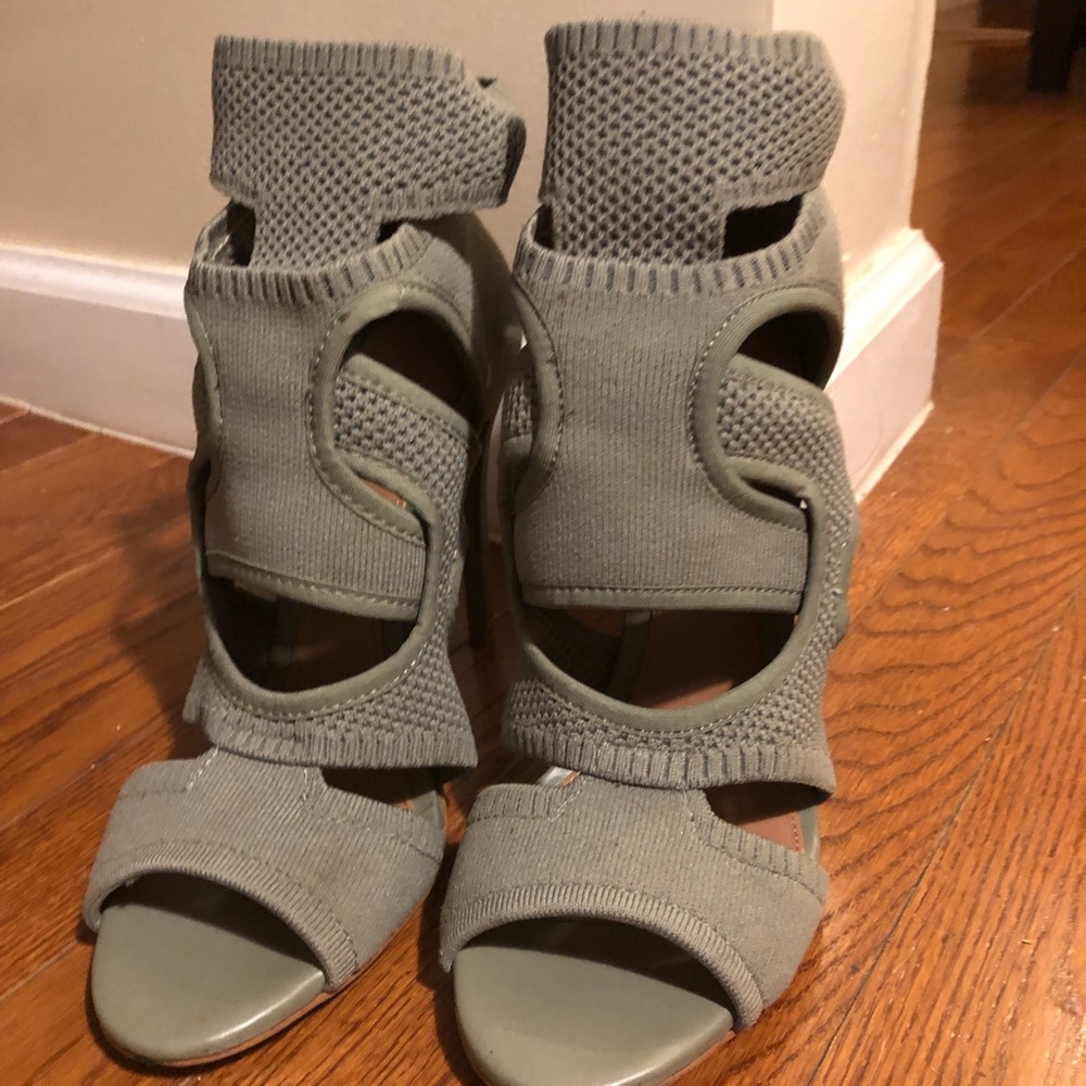 Zara Forest green heels